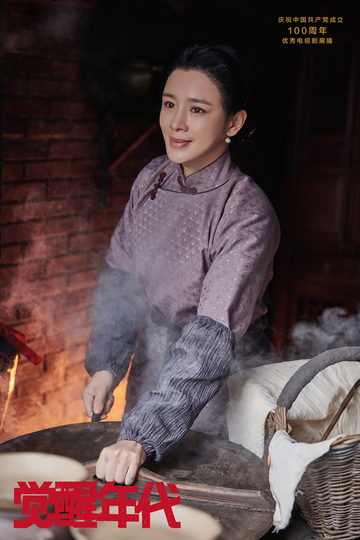 《觉醒年代》张桐、周显欣等演员未获白玉兰提名 却因高还原度演技收获高人气