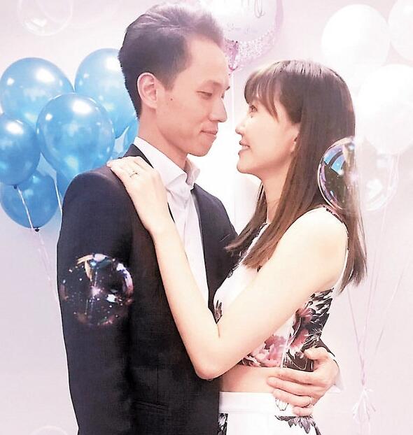 吴若希正式荣升何师奶!“双十”结婚寓意十全十美