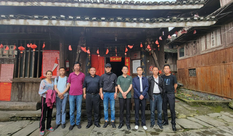 樊昊仑现身湖南通道县,疑为新剧勘景,将首次执导电视剧