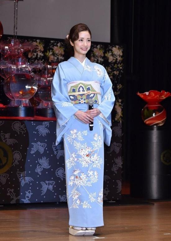 粉碎婚变传闻!上户彩罕见谈家事称生活美满