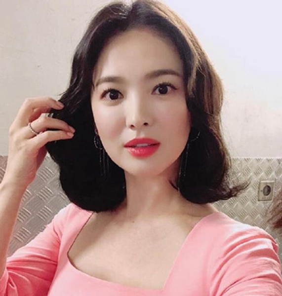 女星锁骨发:宋慧乔干练 李沁甜美