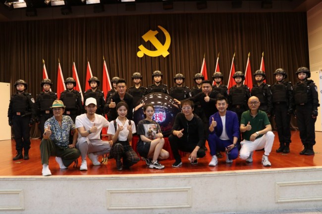 《玫瑰利剑》西安特警队启动发布会 樊昊仑执导女特警题材