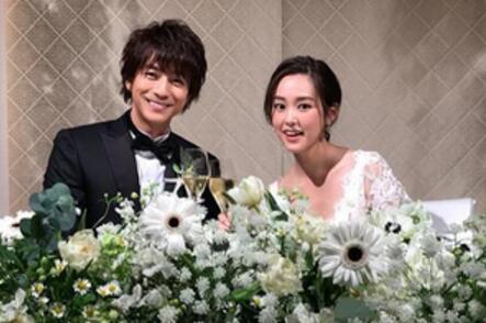 三浦翔平桐谷美玲东京举办婚宴 演艺界约200人出席