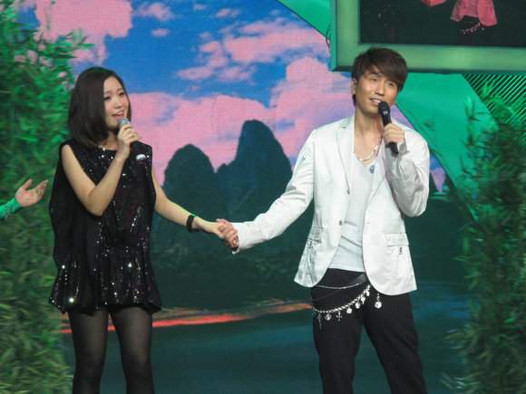 沙宝亮发文为姚贝娜庆生 用曾合唱曲目纪念朋友