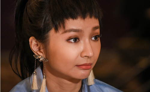Faye撒泪回应被踢出飞儿乐队 曾错愕质问队友