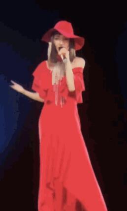 向华强生日会再现张国荣梅艳芳表演 粉丝：永远的经典