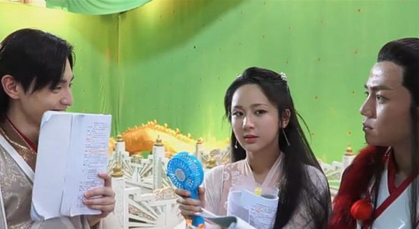《香蜜沉沉烬如霜》幕后花絮照曝光,最后一张杨紫的表情亮了